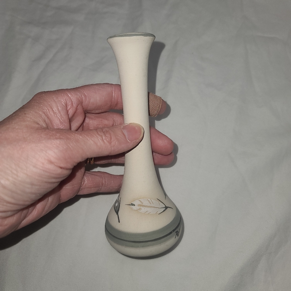 Southwestern Cream Vase with Leaf Design, Navajo Pottery - Picture 7 of 9